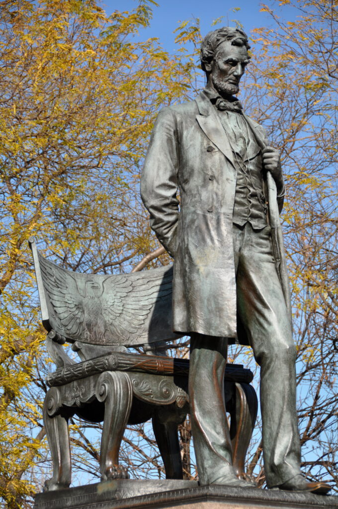 Augustus Saint-Gaudens, Statue of Abraham Lincoln, 1887 Bronze Lincoln Park, Chicago